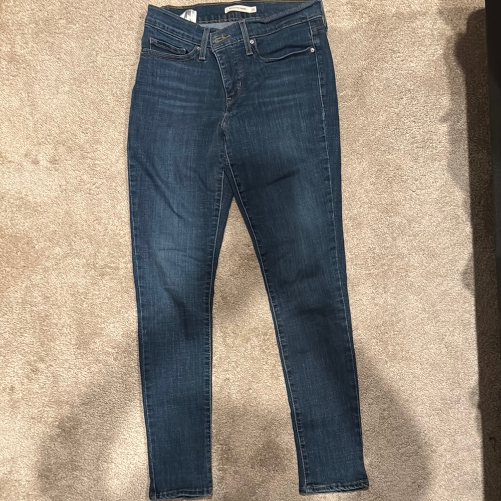 Levi's Blue Skinny Jeans with Classic Style
